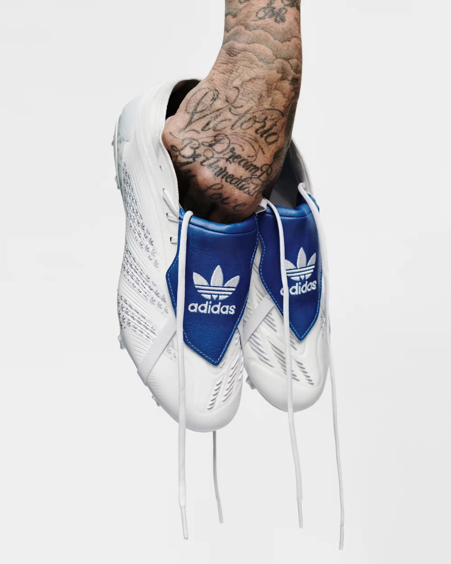 EXCLUSIV! David Beckham a petrecut doi ani perfecționându-și noua încălțăminte Adidas