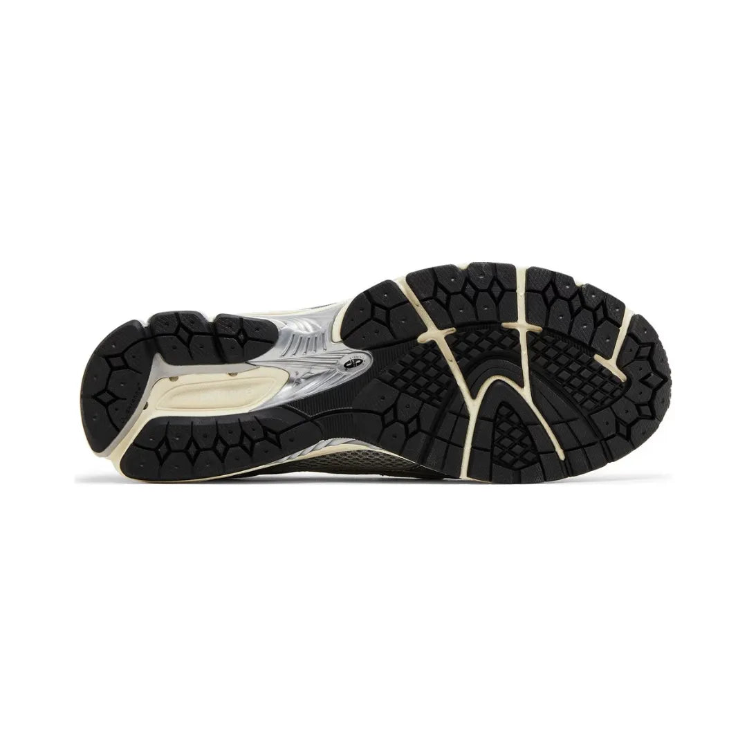 New-Balance-1906L-Metallic-Silver-U1906LAE-Brick-Sneakers_5