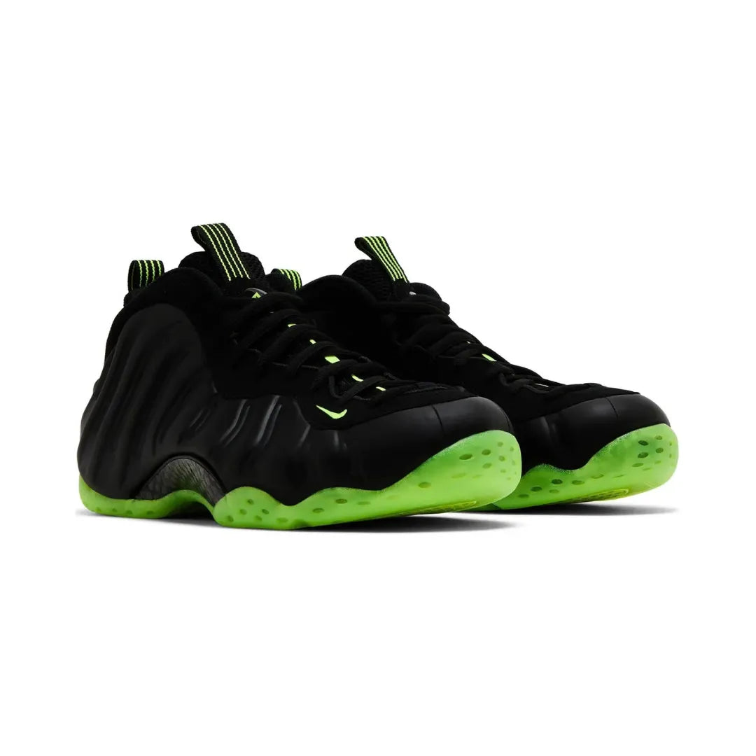 Nike-Air-Foamposite-One-Black-Volt-HF2902-001-Brick-Sneakers