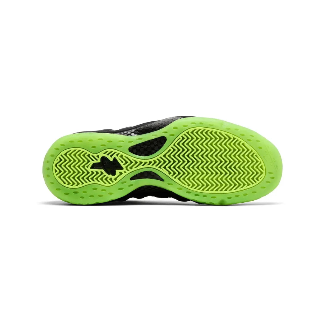 Nike-Air-Foamposite-One-Black-Volt-HF2902-001-Brick-Sneakers