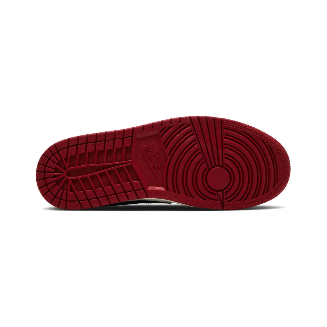 Nike-Air-Jordan-1-Retro-Low-OG-Chicago-HQ6998-600-Brick-Sneakers_1
