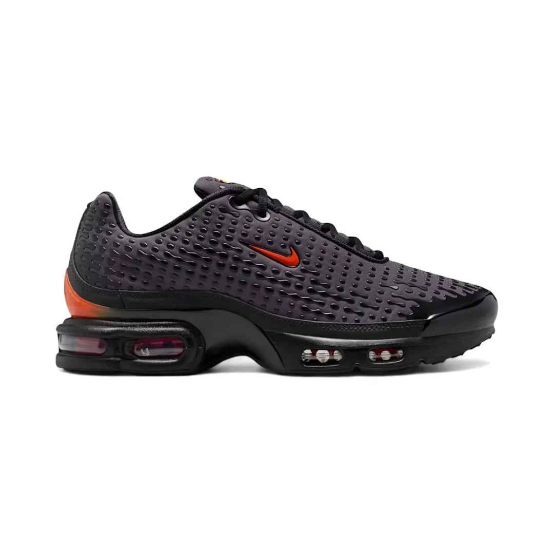 Nike-Air-Max-Plus-7-Black-Dark-Copper-HQ2197-002-Brick-Sneakers