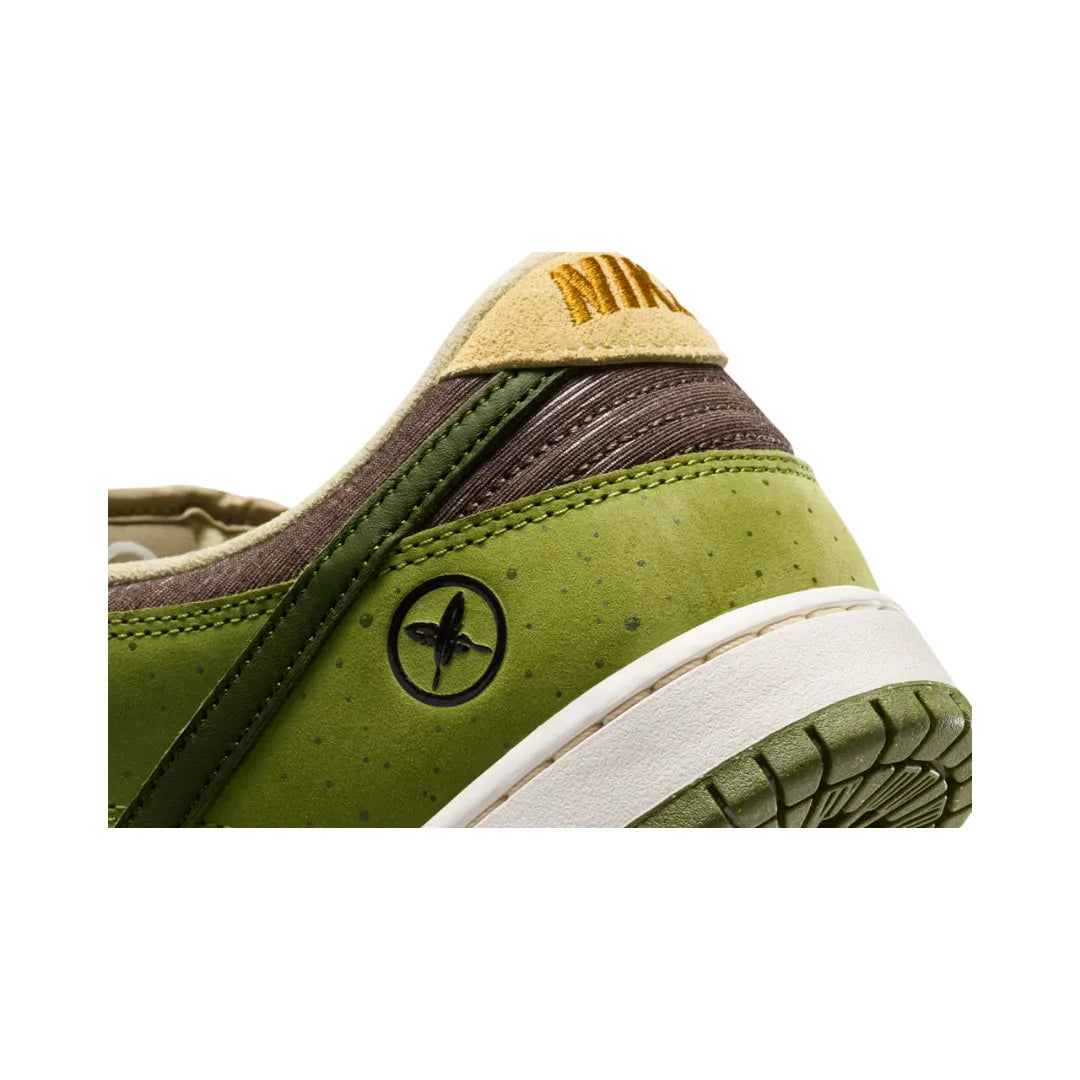 NikeSBDunkLowYutoHorigome_Asparagus_HF8022-300BrickSneakers_1-