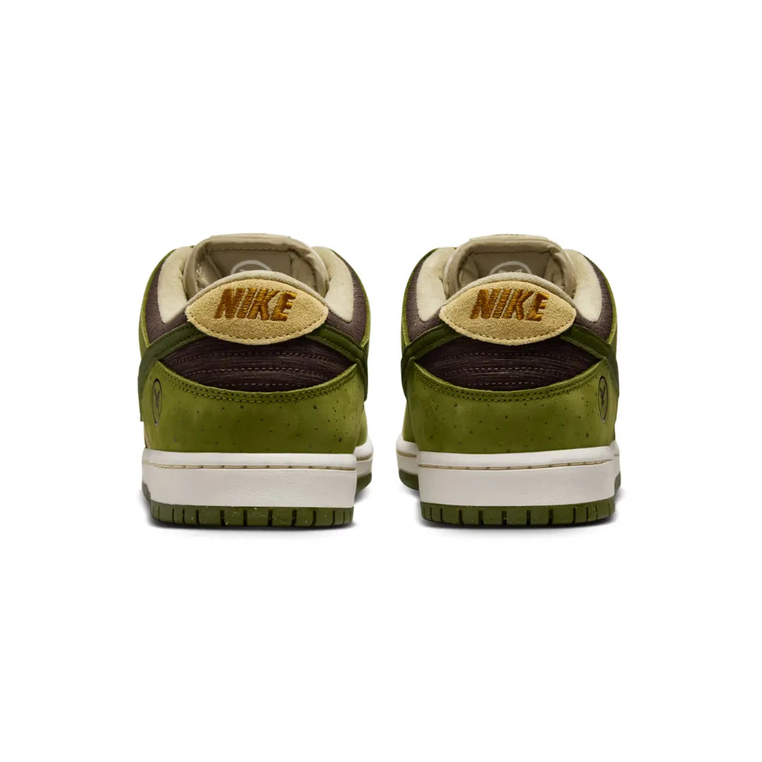 Nike-SB-Dunk-Low-Yuto-Horigome_Asparagus_HF8022-300-Brick-Sneakers_3