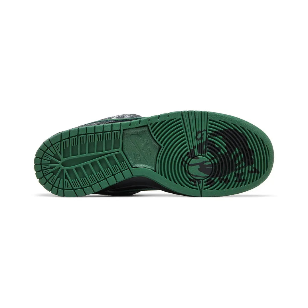 Nike SB Dunk Low ”THERE Skateboards”
