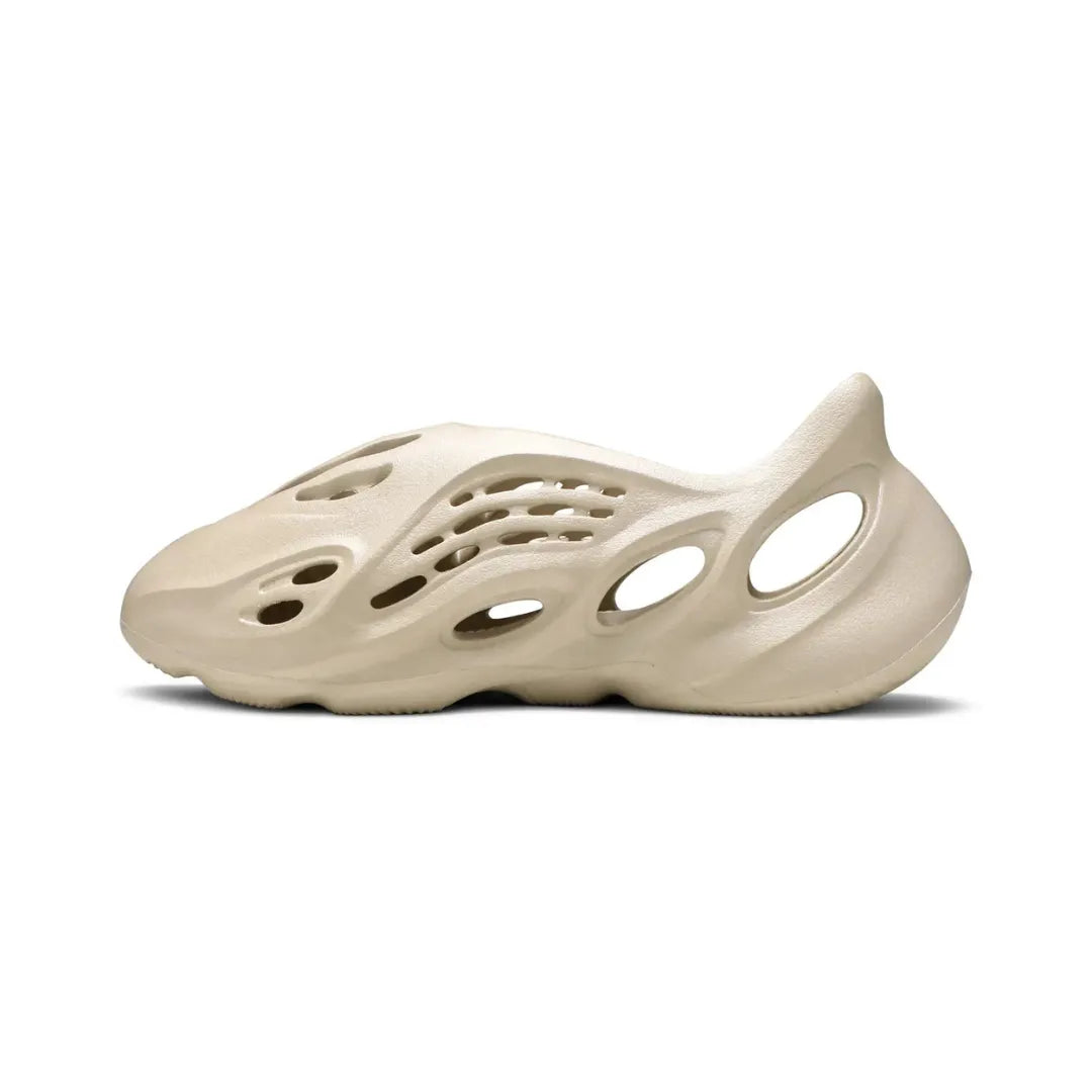 YeezyFoamRunner_Sand_FY4567BrickSneakers_4