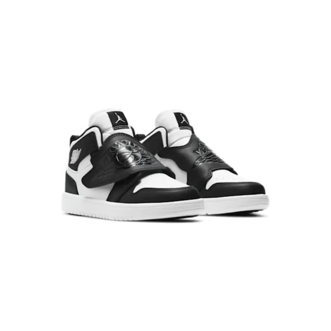 Air-Jordan-1-Sky-Black-White