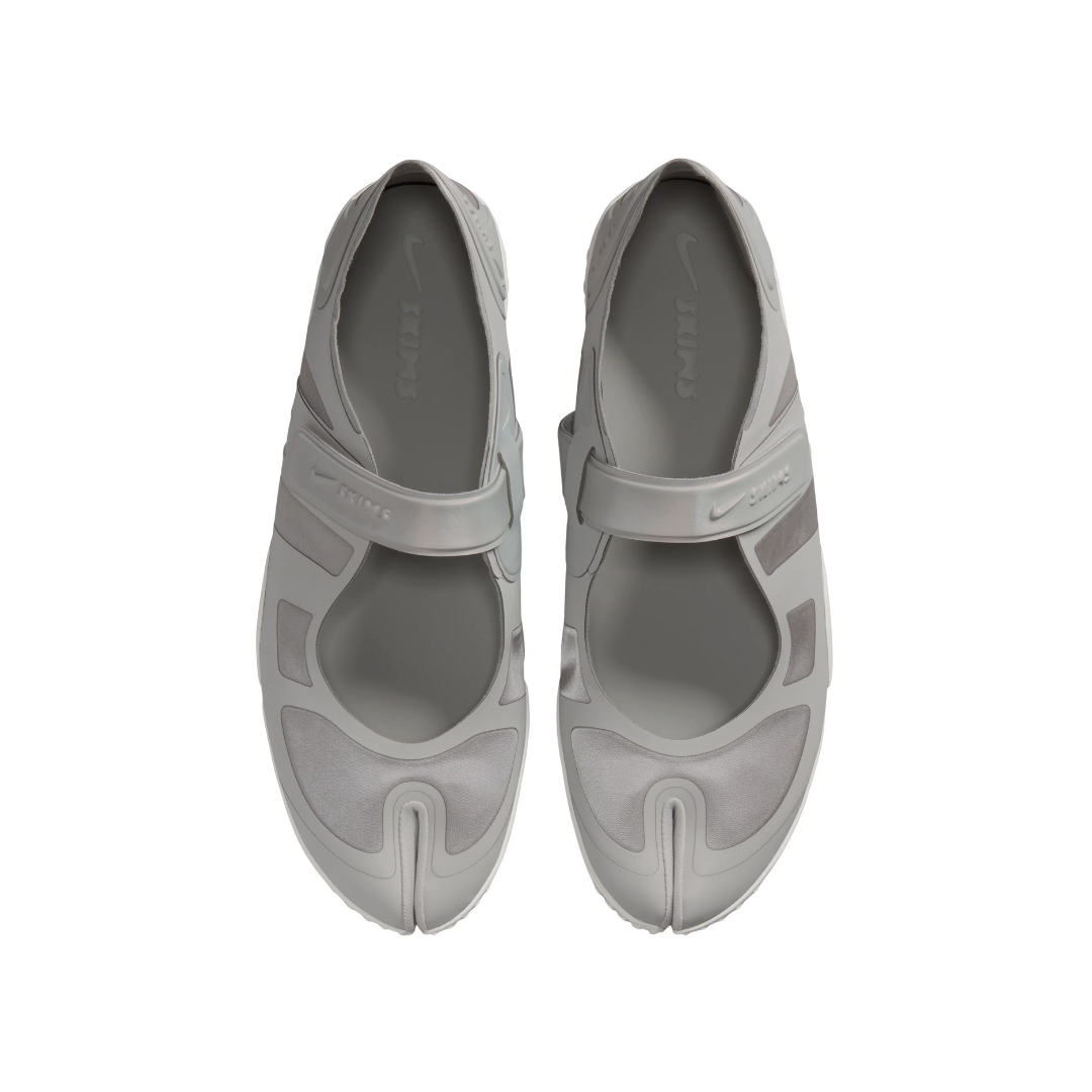 Nike Rift Satin SKIMS ”Night Silver”