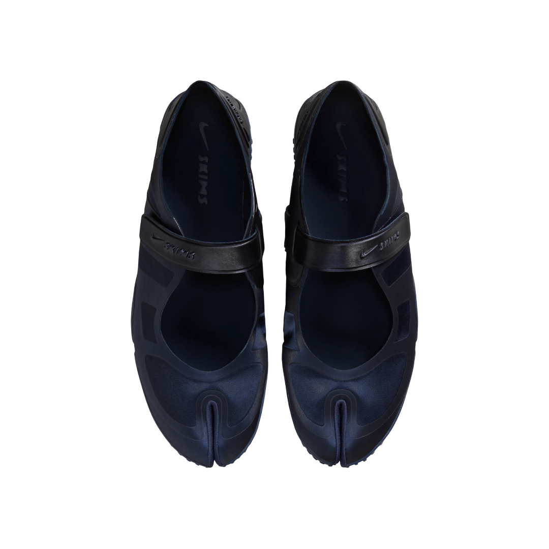Nike Rift Satin SKIMS ”Obsidian”