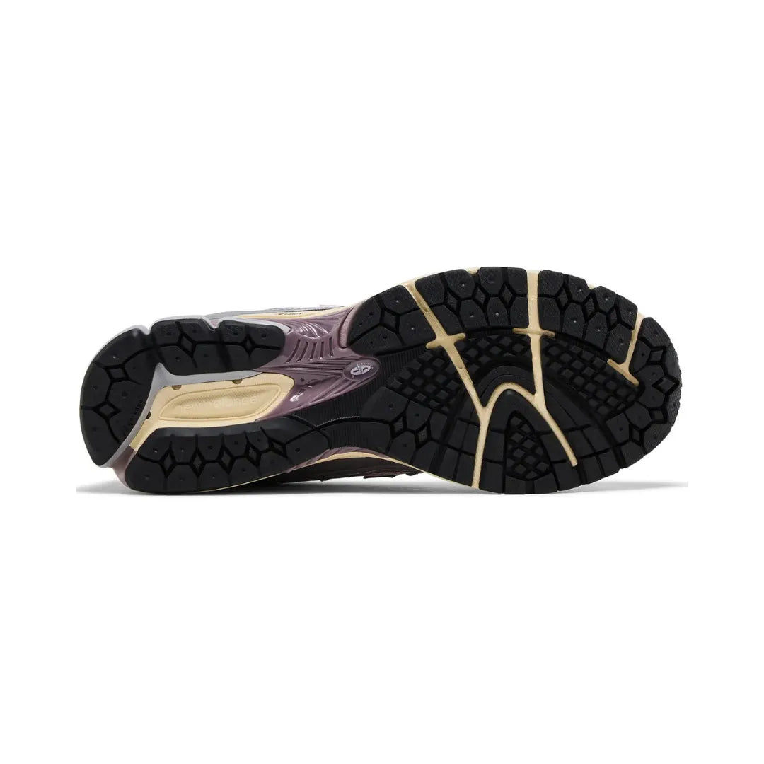New-Balance-1906R-Rose-Sugar-Silver-U1906RNF-Brick-Sneakers