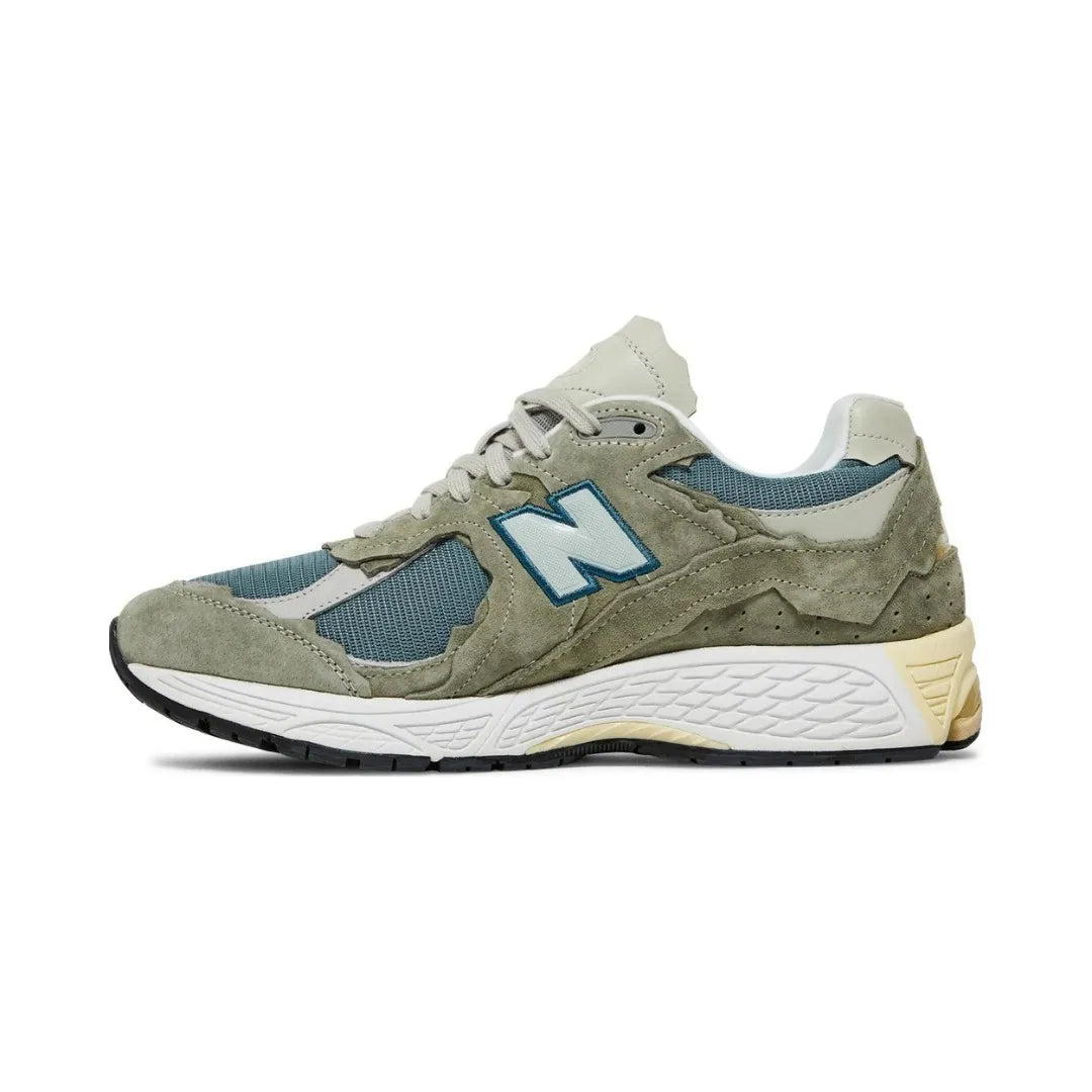 New-Balance-2002R-Protection-Pack-Mirage-Grey-M2002RDD-Brick-Sneakers-4