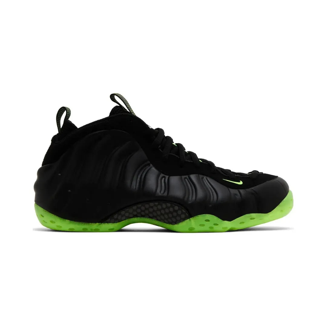 Nike-Air-Foamposite-One-Black-Volt-HF2902-001-Brick-Sneakers