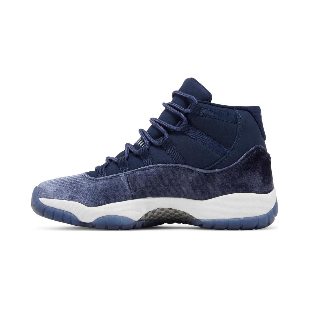 Nike-Air-Jordan-11-Retro-Midnight-Navy-AR0715-441-Brick-Sneakers-4