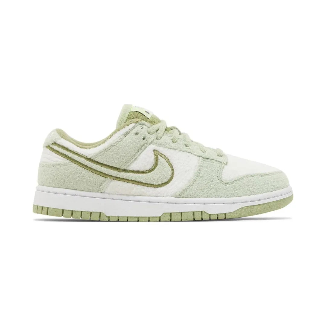 Nike-Dunk-Low-SE-Fleece-Pack-Honeydew-DQ7579-300-Brick-Sneakers_1