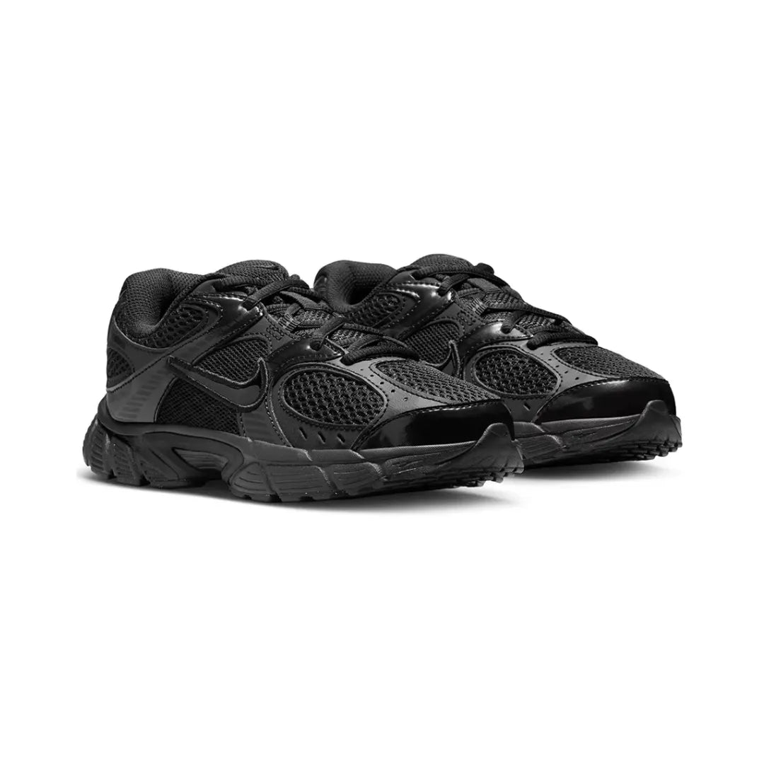 Nike-V5-RNR-Triple-Black-HQ6411-002-Brick-Sneakers