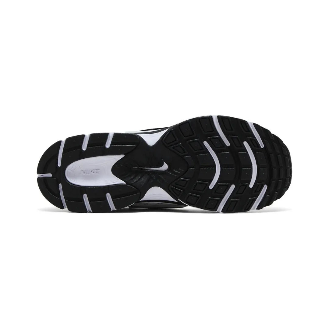 Nike-V5-RNR-White-Vast-Grey-College-HJ5228-104-Brick-Sneakers