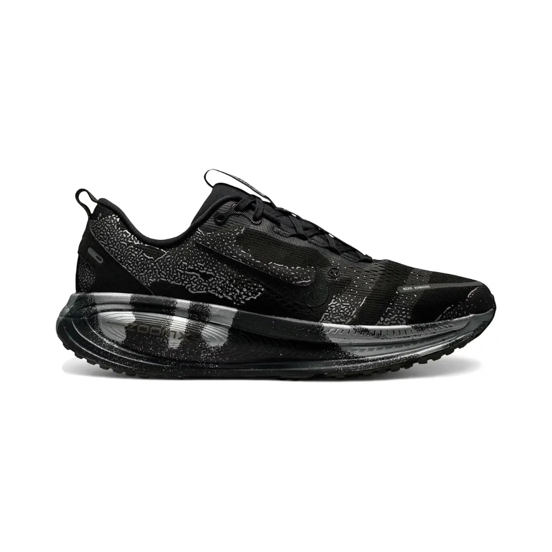 Nike-Vomero-18-Disrupt-Pack-IQ3925-001-Brick-Sneakers