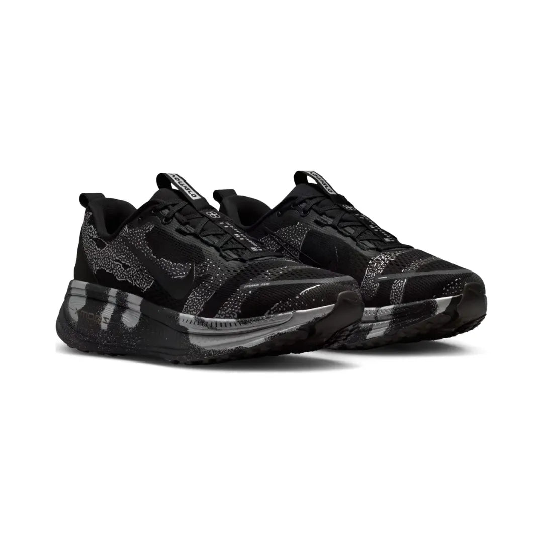 Nike-Vomero-18-Disrupt-Pack-IQ3925-001-Brick-Sneakers