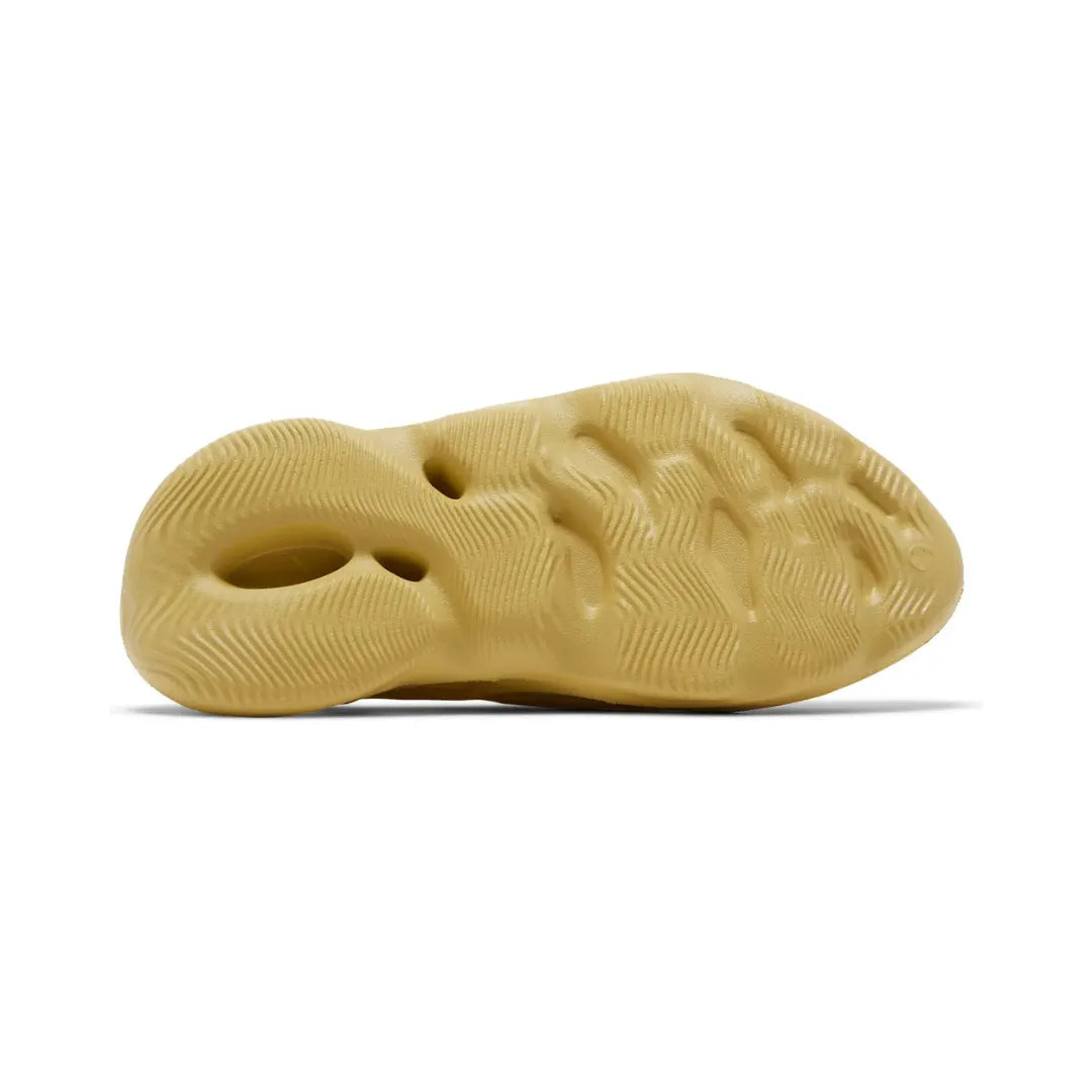 YeezyFoamRunner_Sulfur_GV6775BrickSneakers_2